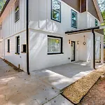Sleek Home Rental Near Downtown Atlanta!